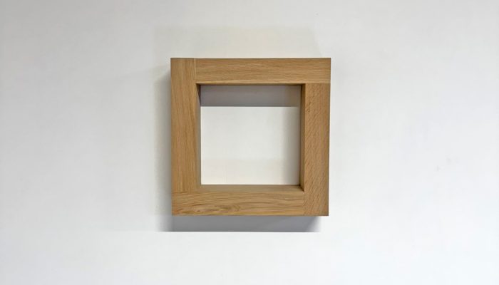 Cadre mural en chêne massif lisse vieilli